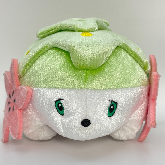 TOMY Pokémon 20th Anniversary Shaymin 8” Plush - Picture 5 of 5